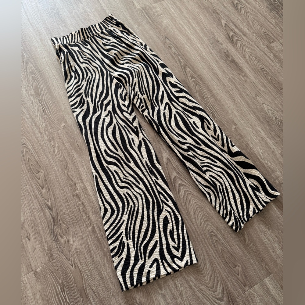 Zebra Print Wide Leg Pants - Picture 6 of 9